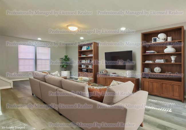 Photo - 3571 King Edward Wy