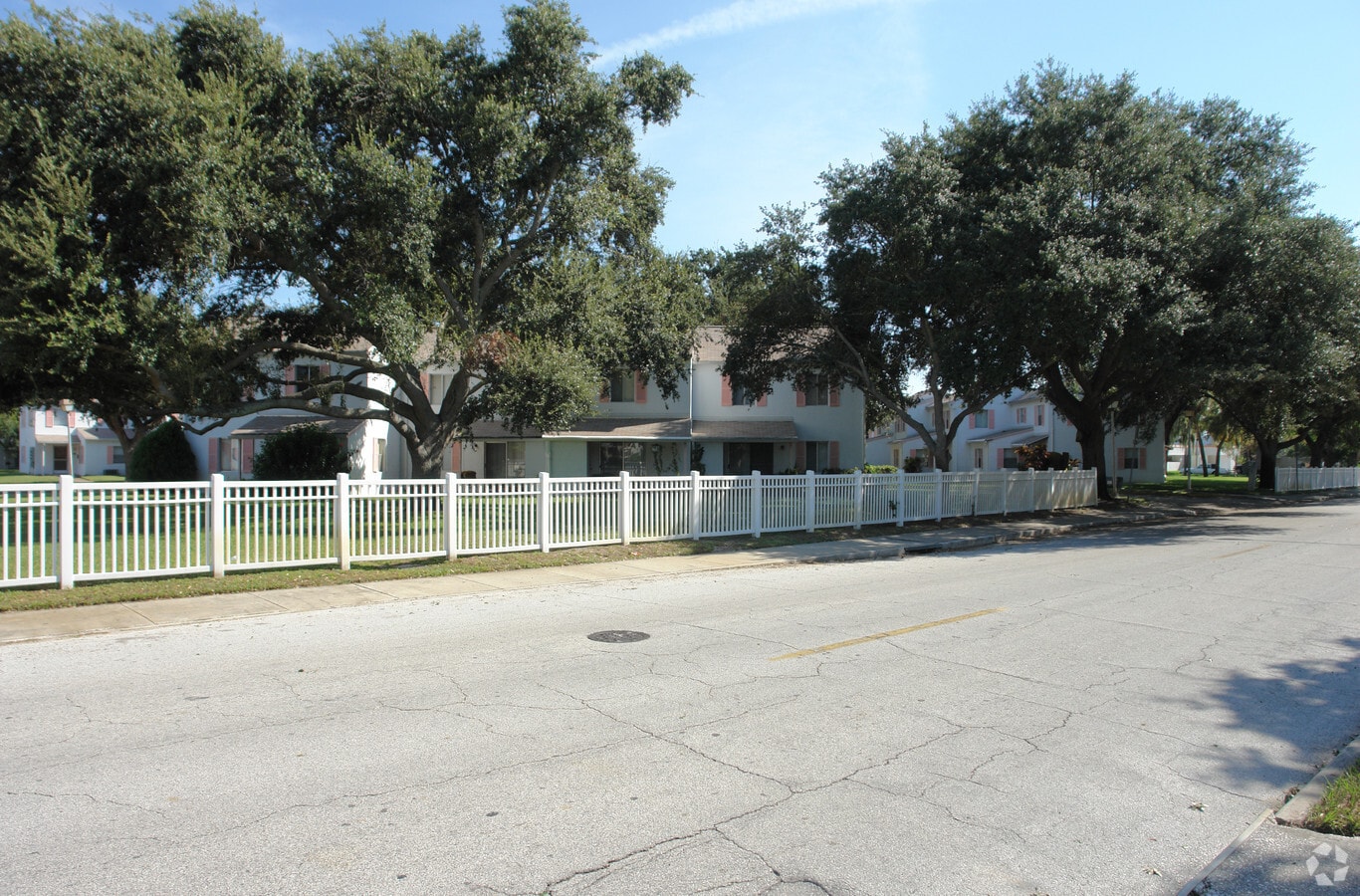 Jamestown Apartments & Townhomes - Jamestown Apartments & Townhomes