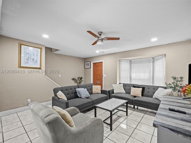 Building Photo - 3609 Townhouse Ct