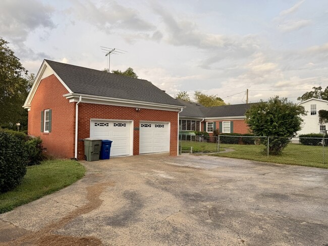 206 Fourth St