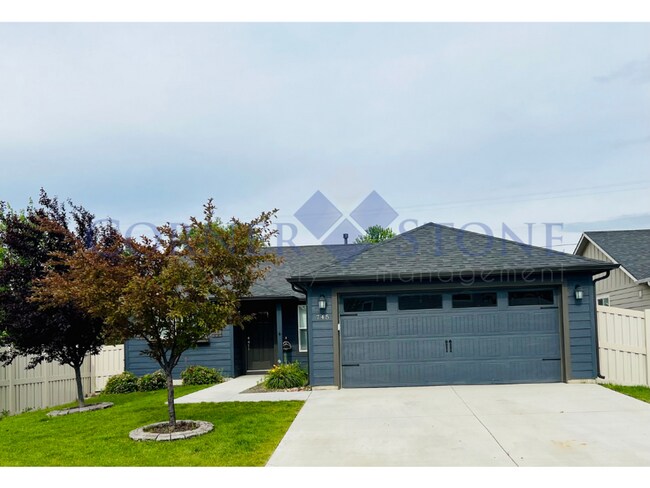 Great Home on Corner Lot! - Great Home on Corner Lot!