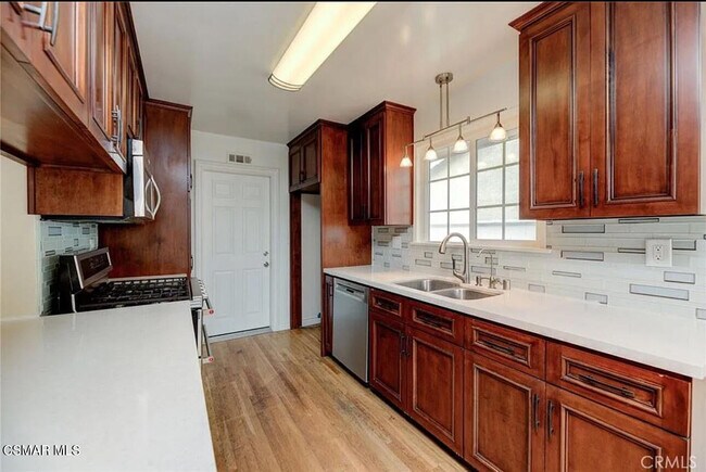 Photo - 23454 Carlow Rd