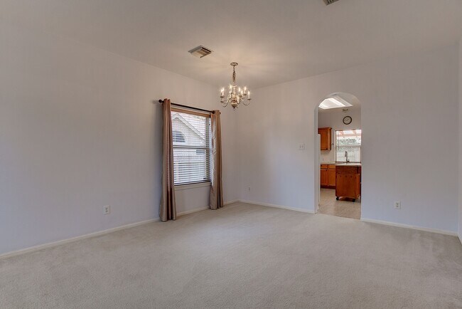 Photo - Stunning 4 Bedroom 2.5 Bathroom in North E...