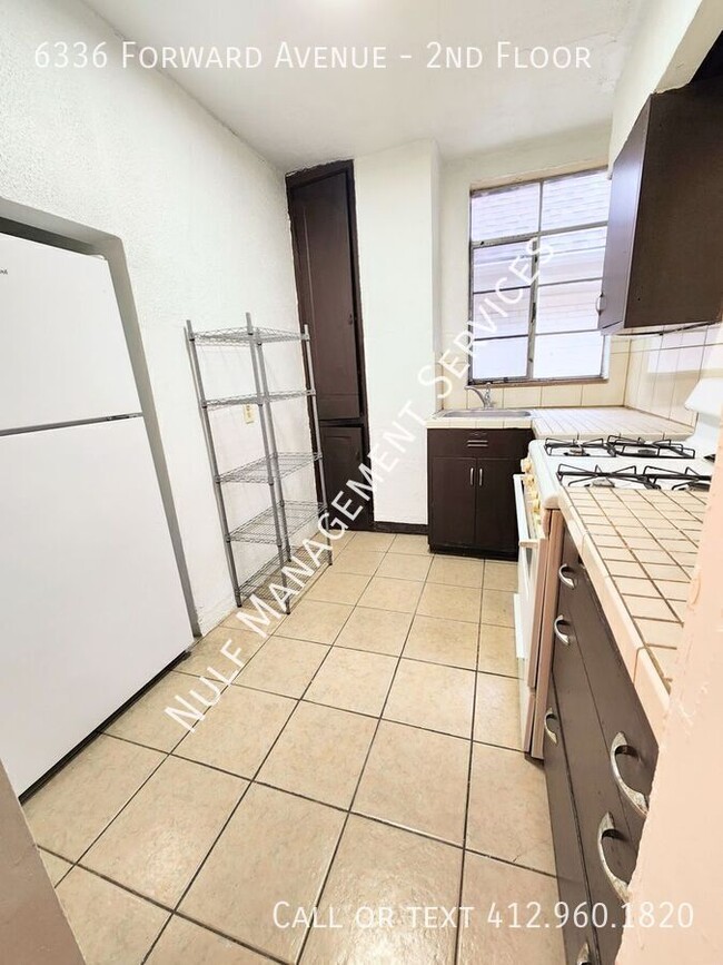Building Photo - 6336 Forward Ave Unit 2nd Floor
