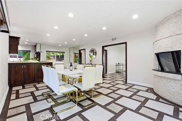 Photo - 5836 Winnetka Ave