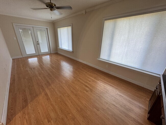 Photo - 1706 Yorktown Ave