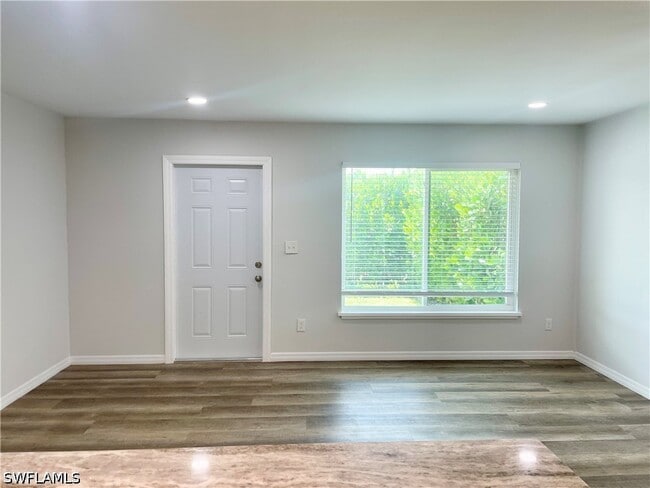 Building Photo - 3183 Poinciana Dr
