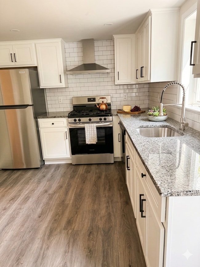 Photo - 4469 Silverwood St