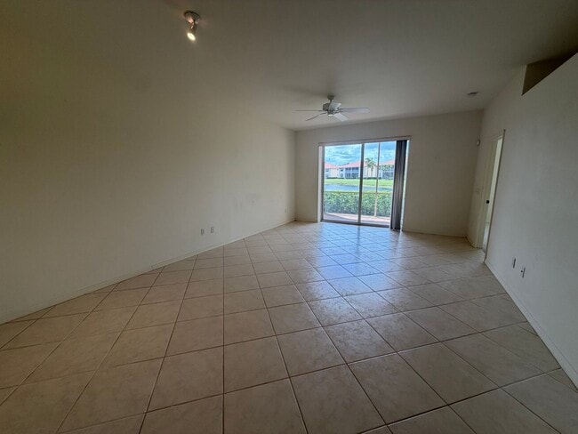 Photo - 330 Robin Hood Cir