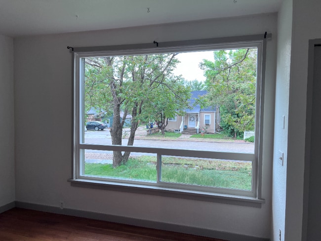 Photo - 105 E 12th St