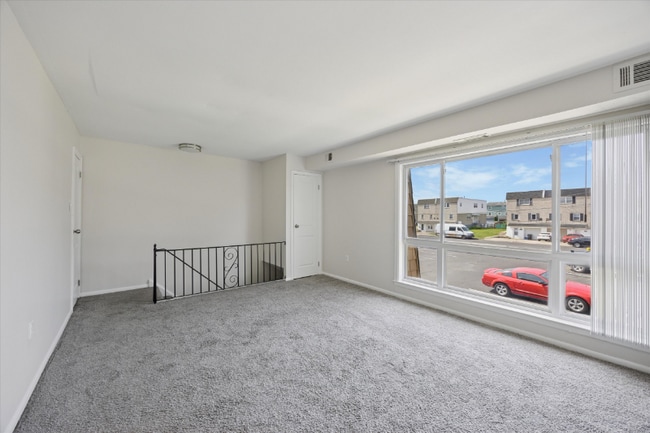 Photo - 1760 Tomlinson Rd Unit 111