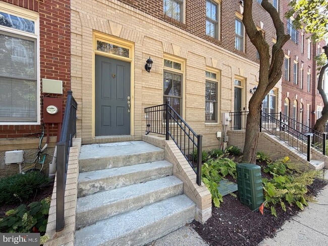 2352 Cobble Hill Terrace