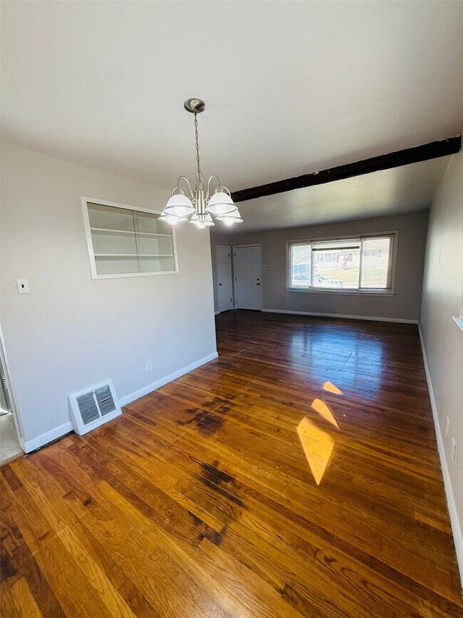 Photo - 936 Highmont Dr