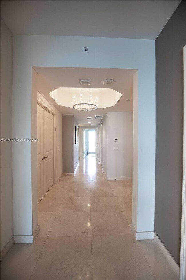 Photo - 6000 Island Blvd