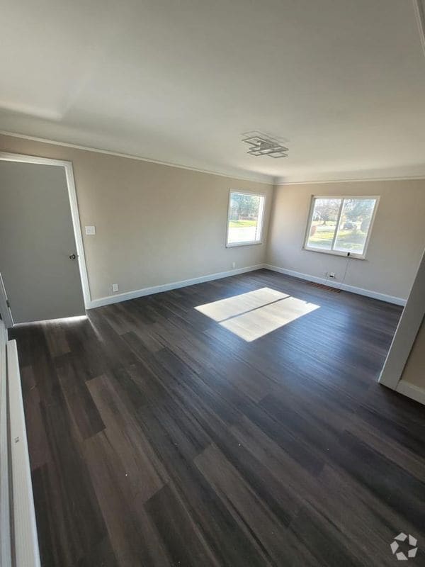 Building Photo - 9905 Terry St Rental