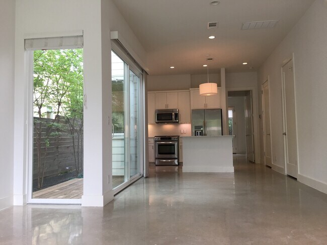 Photo - 2212 Iva Ln
