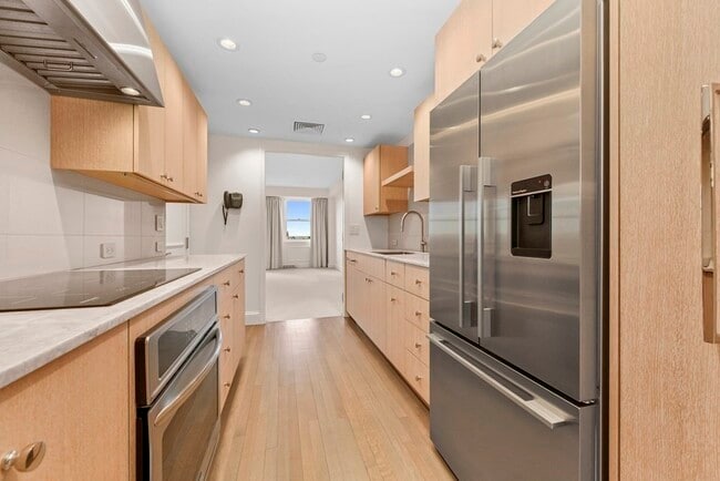 Building Photo - 3 Commonwealth Ave Unit 15D