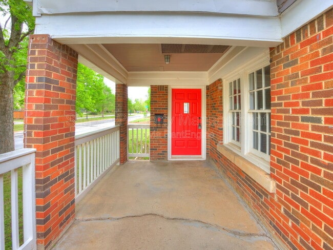 Photo - 2112 N Drexel Blvd