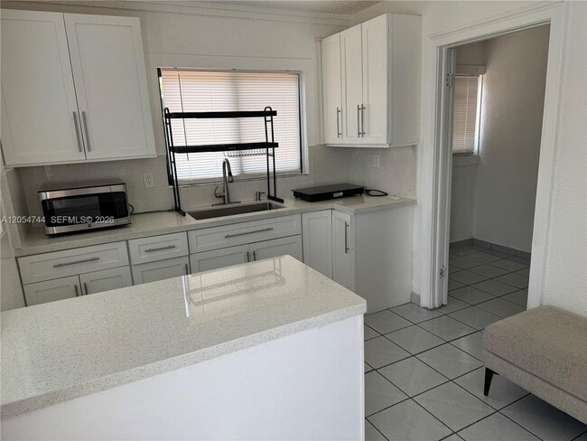 Building Photo - 8240 NW 181st St Unit 2