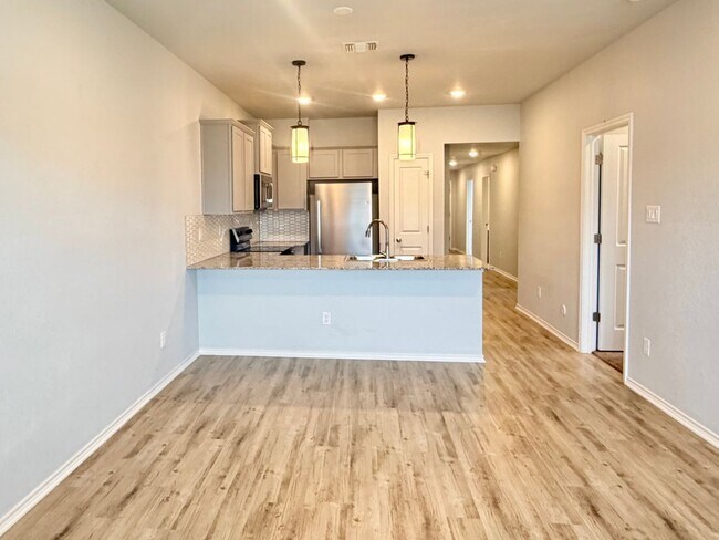 Photo - 1227 LEXINGTON Dr