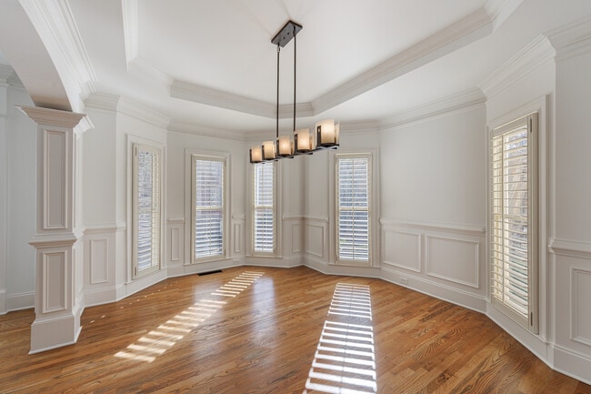 Photo - 1012 Madeline Ln