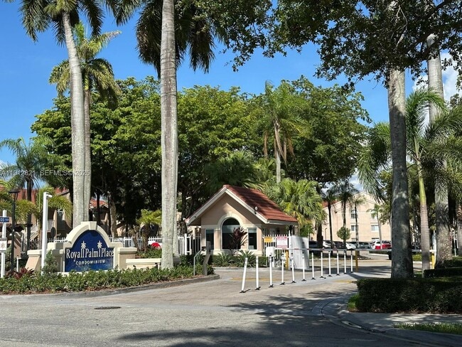 Building Photo - 10630 SW 158th Ct Unit 204