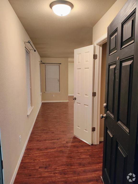 Building Photo - 2821 Conner Dr Rental