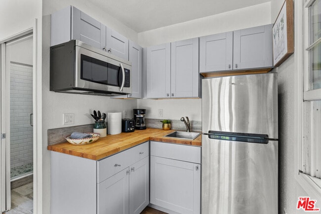 Photo - 4814 Lemona Ave