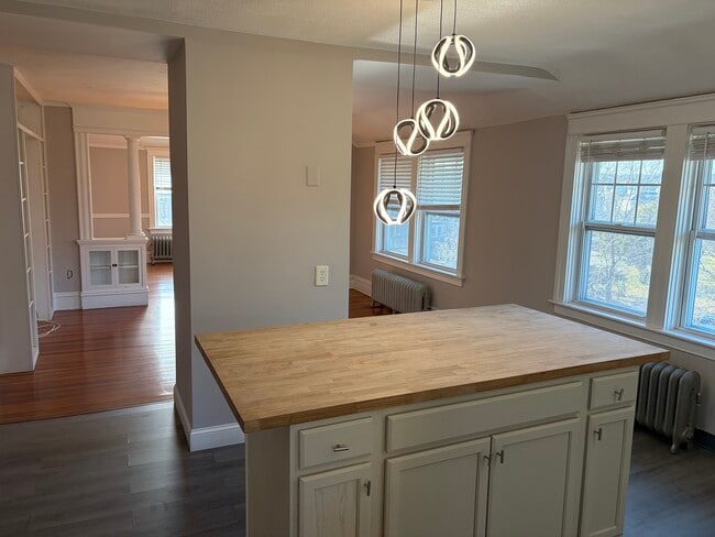 Building Photo - 162 Elm St Unit 3