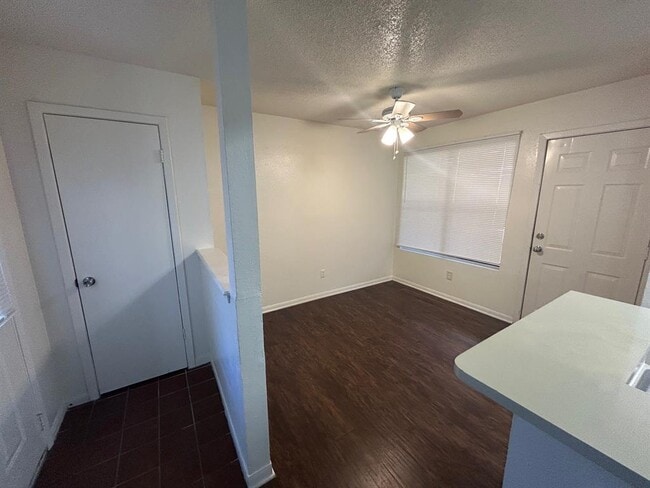 Photo - 8812 Schick Rd