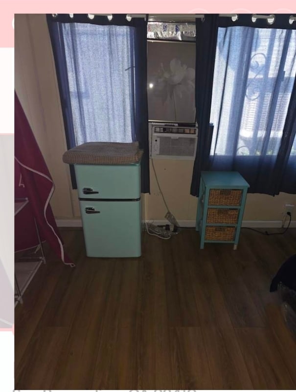 Photo - 780 E 9th St