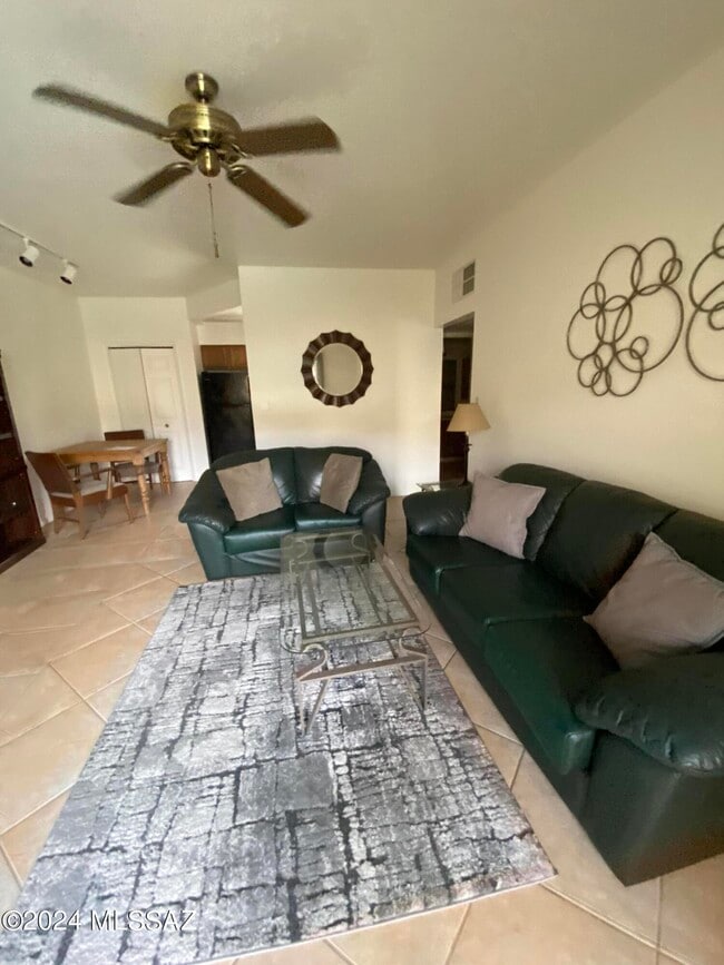 5500 N Valley View Rd Unit 208