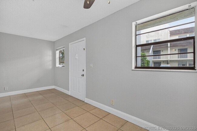 3760 NW 115th Ave Unit 1-4