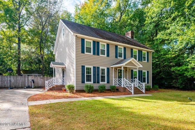 Photo - 605 Winstead Rd