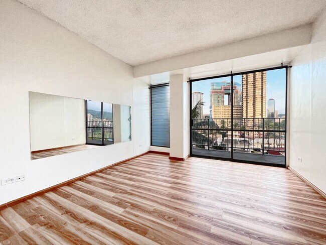 Photo - 2114-ST Unit 1