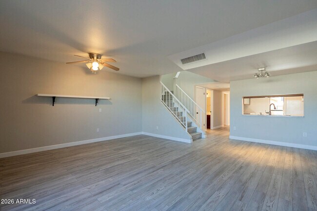 Photo - 815 E Grovers Ave