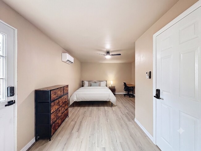 Photo - 3632 Brompton Dr
