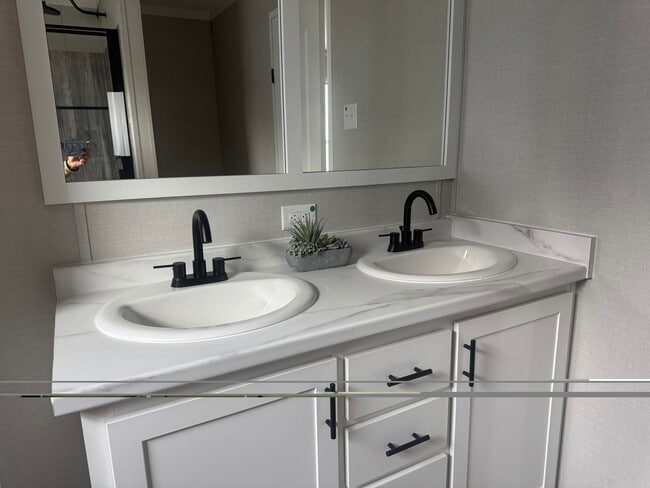 Photo - 707 Rd 5819