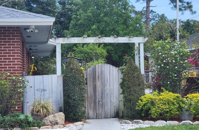 Photo - 452 Martin Ave Unidad B