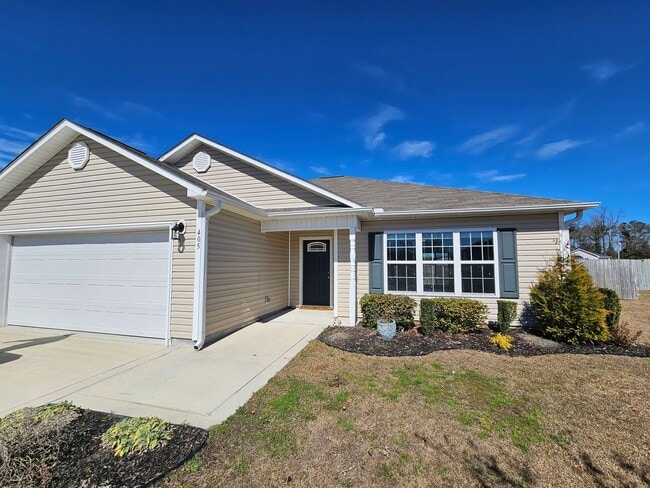 Spacious 3 Bedroom 2 Bathroom Home on Half... - Spacious 3 Bedroom 2 Bathroom Home on Half...