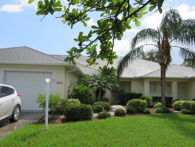 Building Photo - Sebastian 2 br Villa