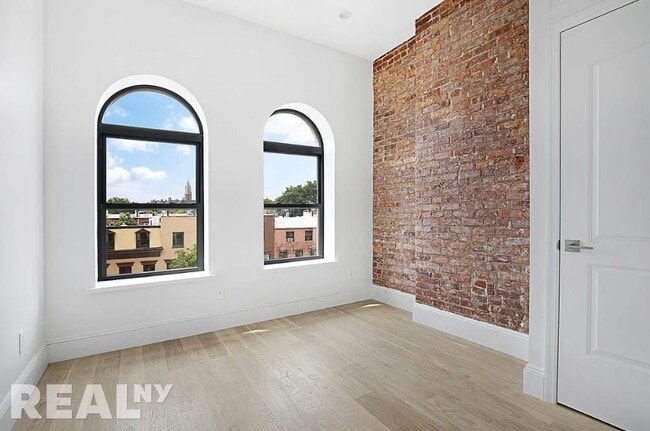 Photo - 443 Jefferson Ave