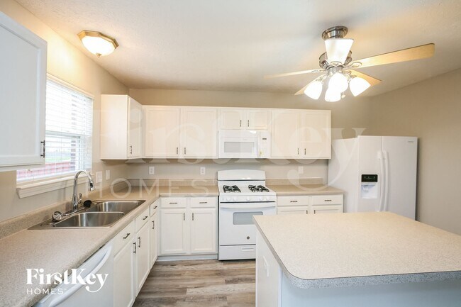 Photo - 8775 N Springview Dr