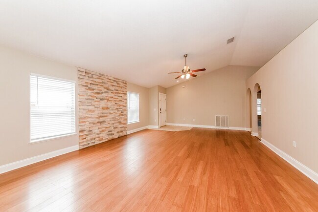 Photo - 1018 Brenton Leaf Dr