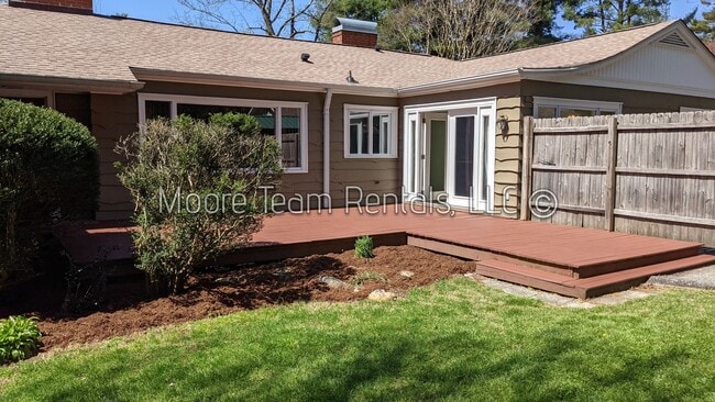 Photo - Spacious House - Private Wooded Setting