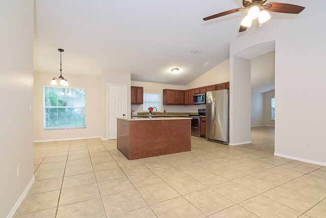 1070 Corkwood Dr