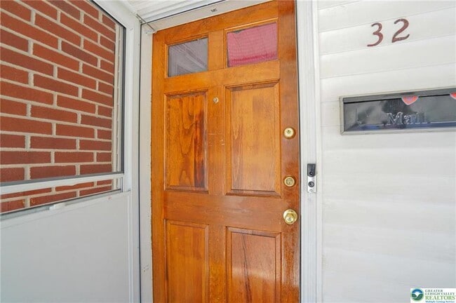 Photo - 32 Powell St