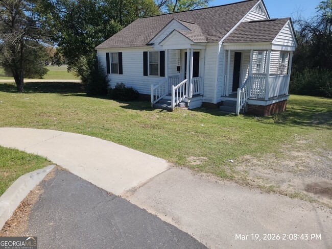 Photo - 802 W Moore St