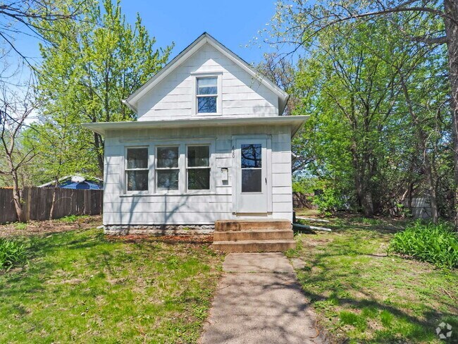 Building Photo - 2 Story Home in Minneapolis W/ Fenced-In Yard