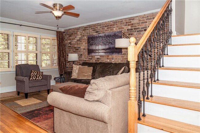 Photo - 153 Lindbergh Drive NE